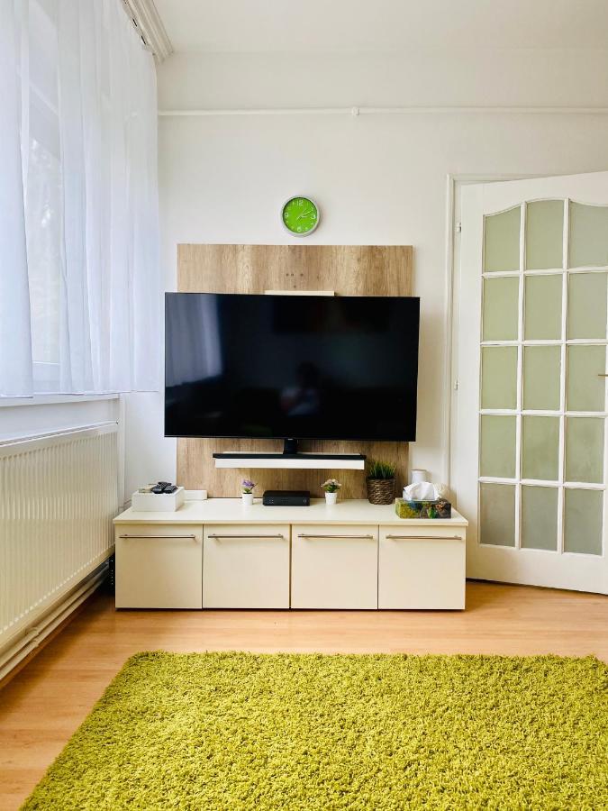 Kalvaria Apartman Seghedin Exterior foto